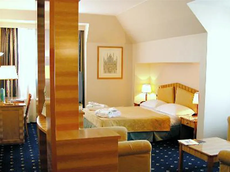 Hotel Nh Collection Milano Touring 4*, Milan